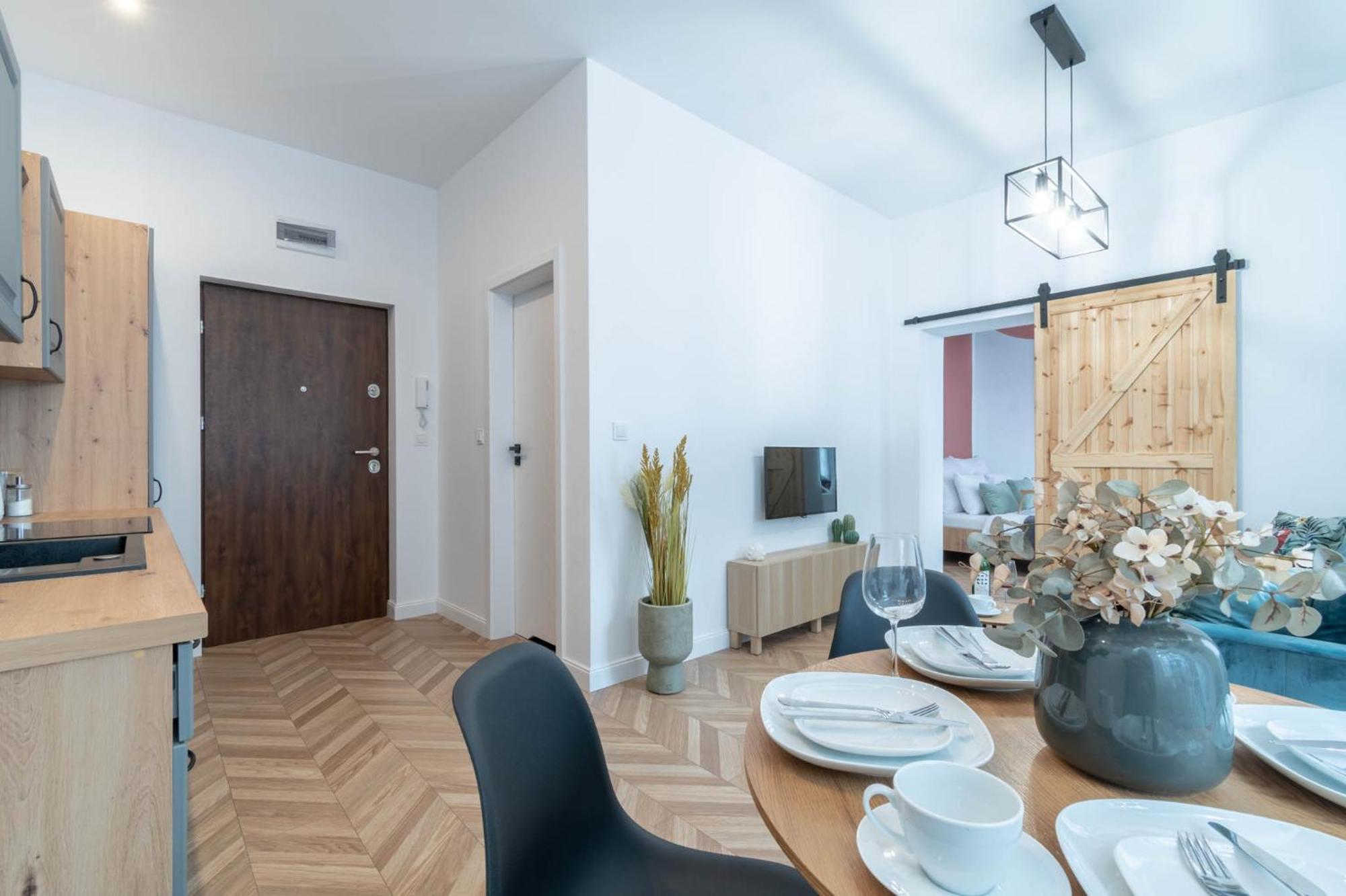 Industrial In Apartment *